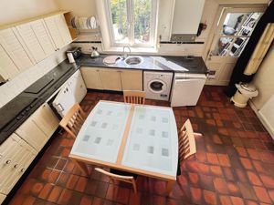 Kitchen- click for photo gallery